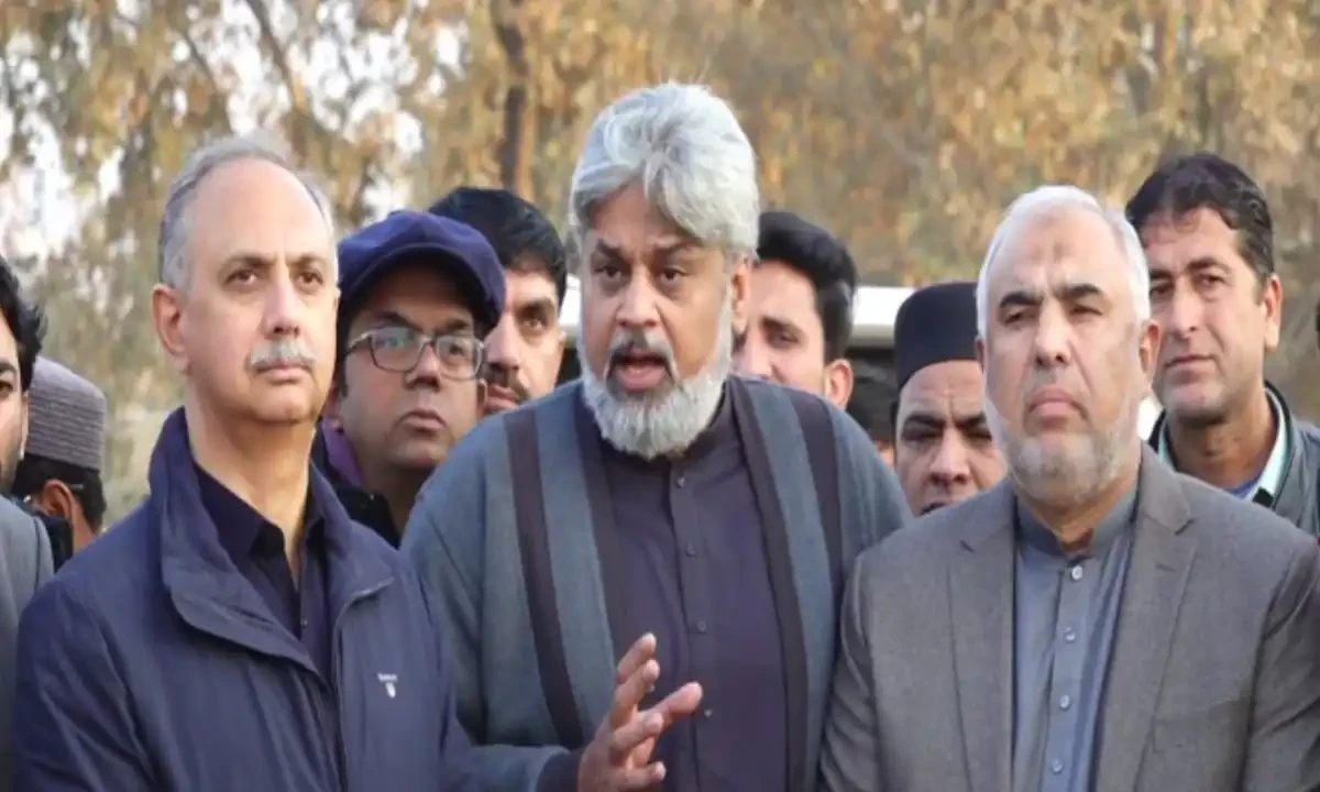 PTI negotiation committee ties talks with formation of judicial comission after meeting Imran Khan