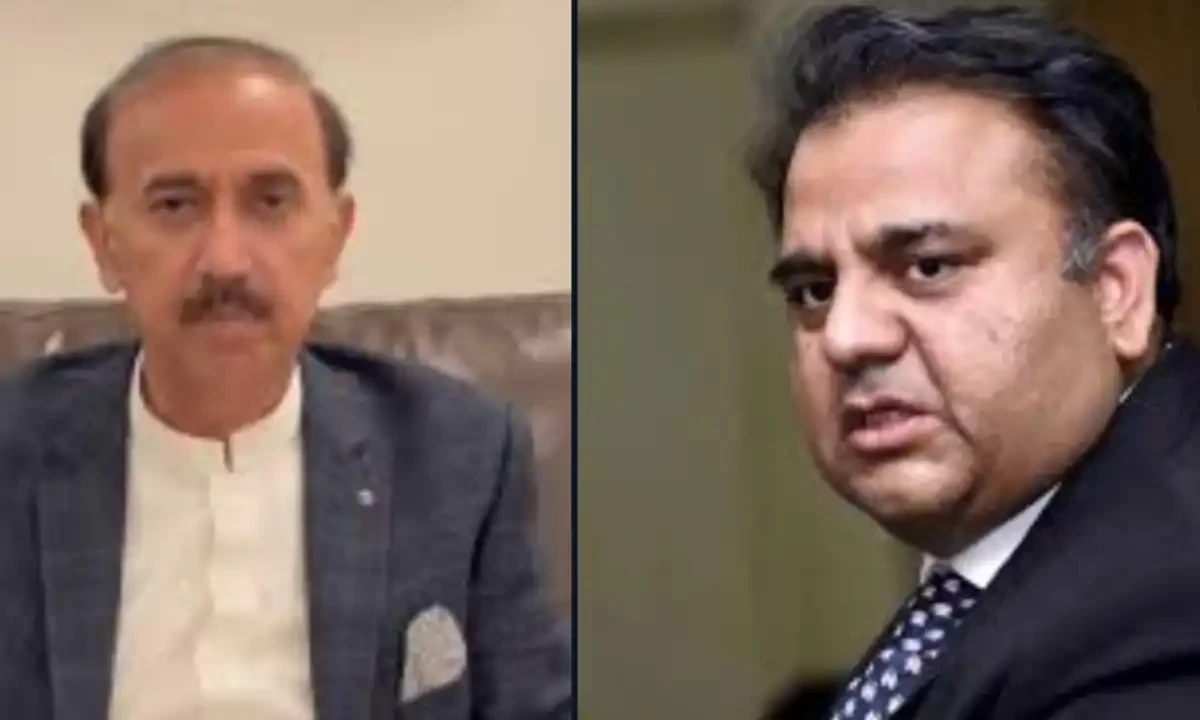 اڈیالہ جیل کے باہر فواد چوہدری نے شعیب شاہین کو تھپڑ جڑ دیا