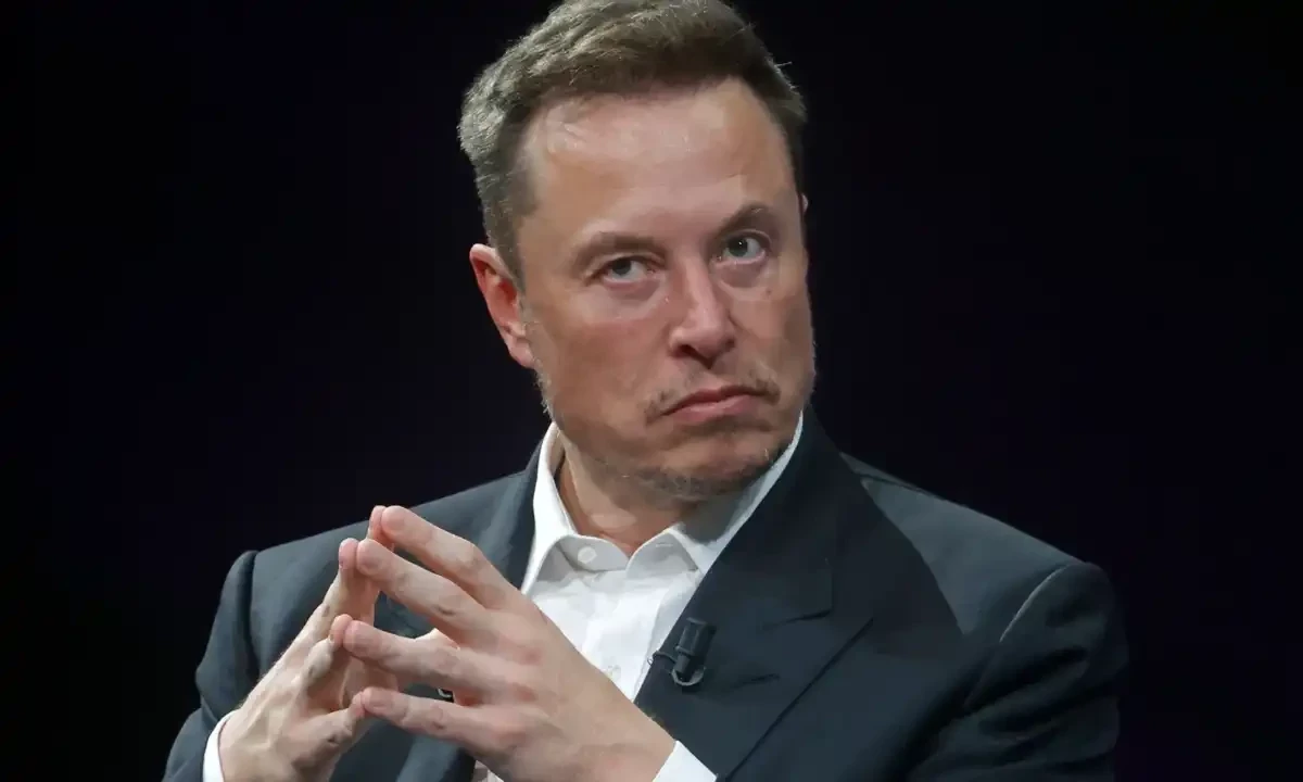 ایلون مسک کو سائنسدانوں کی رائل سوسائٹی سے بے دخل کئے جانے کا امکان