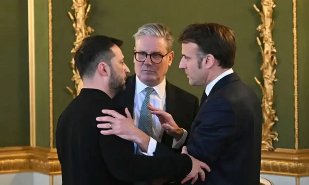 Britain’s Prime Minister Keir Starmer (center) Ukraine’s President Volodymyr Zelenskyy (left) and France’s President Emmanuel Macron meet during the European leaders’ summit to discuss Ukraine at Lancaster House, London, on March 2, 2025. — AFP Britain’s Prime Minister Keir Starmer (center) Ukraine’s President Volodymyr Zelenskyy (left) and France’s President Emmanuel Macron meet during the European leaders’ summit to discuss Ukraine at Lancaster House, London, on March 2, 2025. — AFP