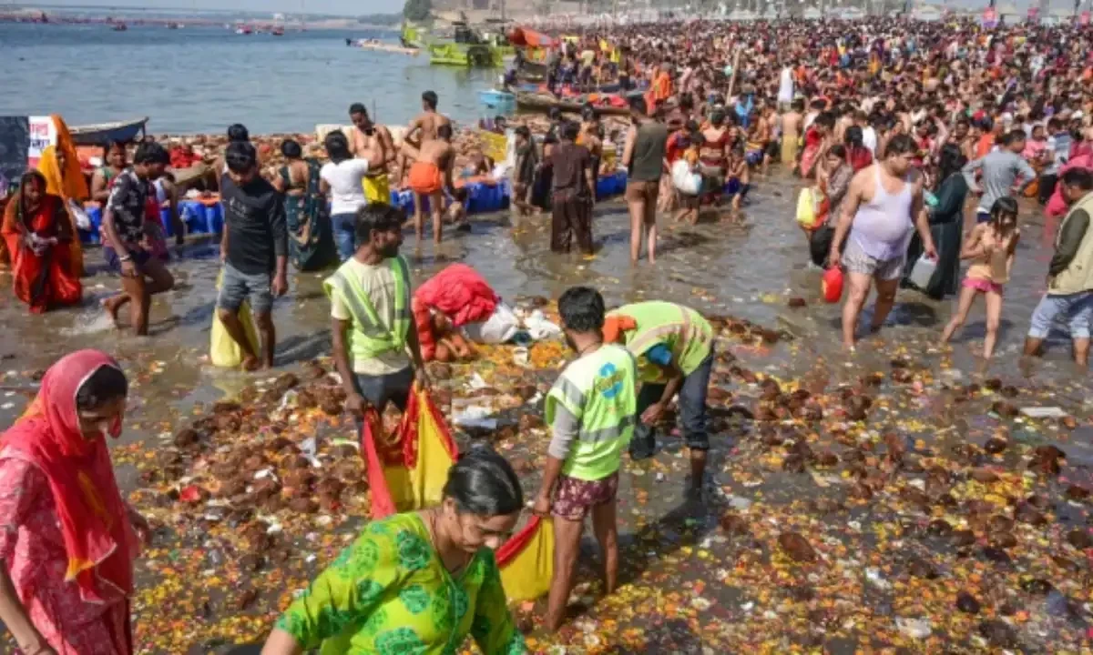 مہاکمبھ نے گنگا جل کو زہر بنا دیا، مودی سرکار نے لاکھوں زندگیاں خطرے میں ڈال دیں