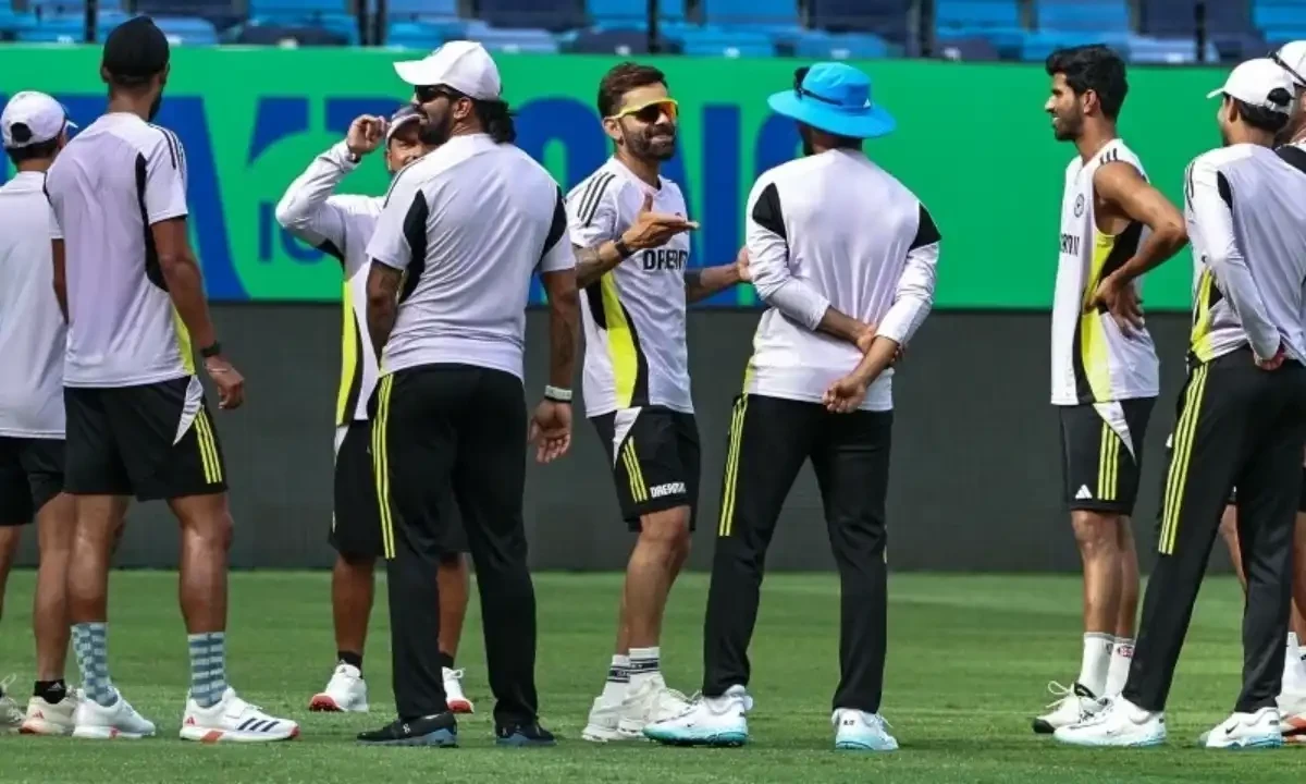 India’s Virat Kohli (C) speaks with his teammates during a practice secisson a day ahead of the ICC Champions Trophy one-day international cricket final match between India and New Zealand at Dubai International Stadium in Dubai on March 8. AFP India’s Virat Kohli (C) speaks with his teammates during a practice secisson a day ahead of the ICC Champions Trophy one-day international cricket final match between India and New Zealand at Dubai International Stadium in Dubai on March 8. AFP