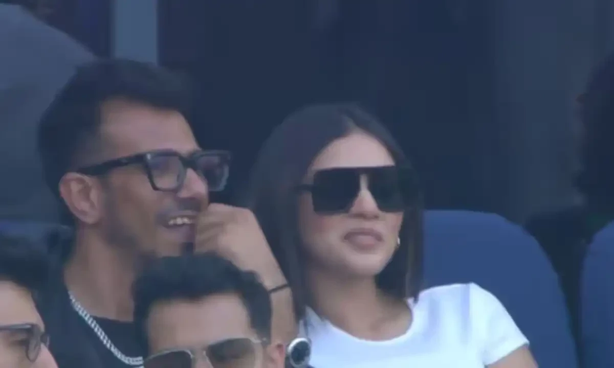 Indian cricketer Yuzvendra Chahal seen with influencer RJ Mahvash. Screengrab via JioHotstar Indian cricketer Yuzvendra Chahal seen with influencer RJ Mahvash. Screengrab via JioHotstar