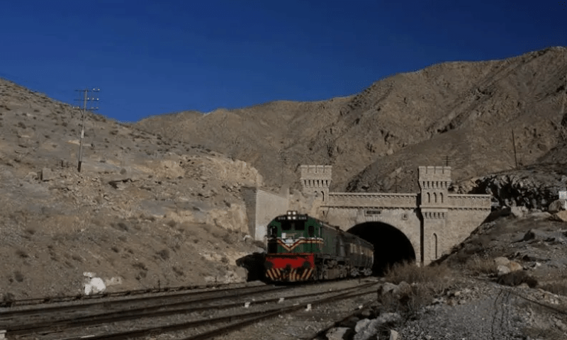 ’جس پر دل کیا دہشتگردوں نے اس پر فائرنگ کی‘: جعفر ایکسپریس حملے کے عینی شاہدین نے آنکھوں دیکھا حال بیان کردیا