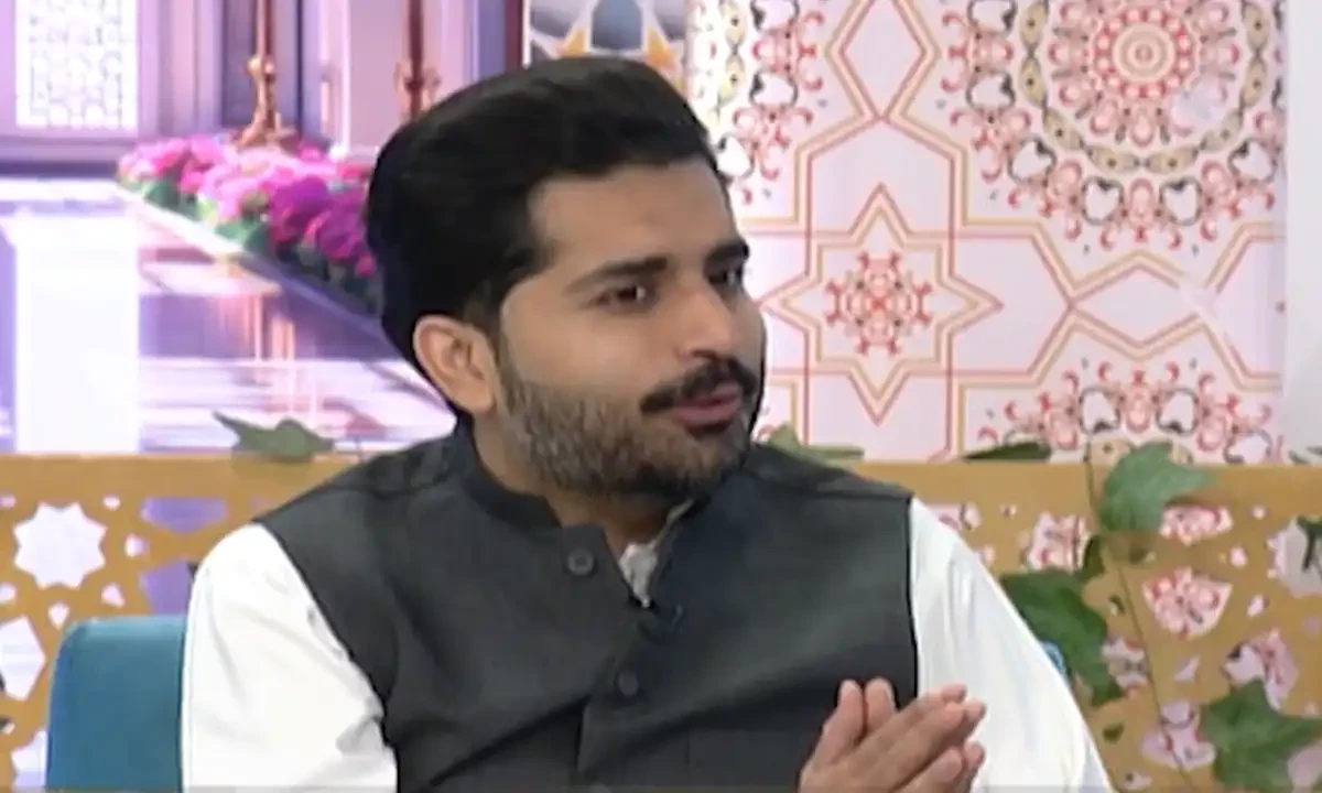 کیا اسکول کھولنے کے لیے تعلیمی پس منظر ضروری ہے؟