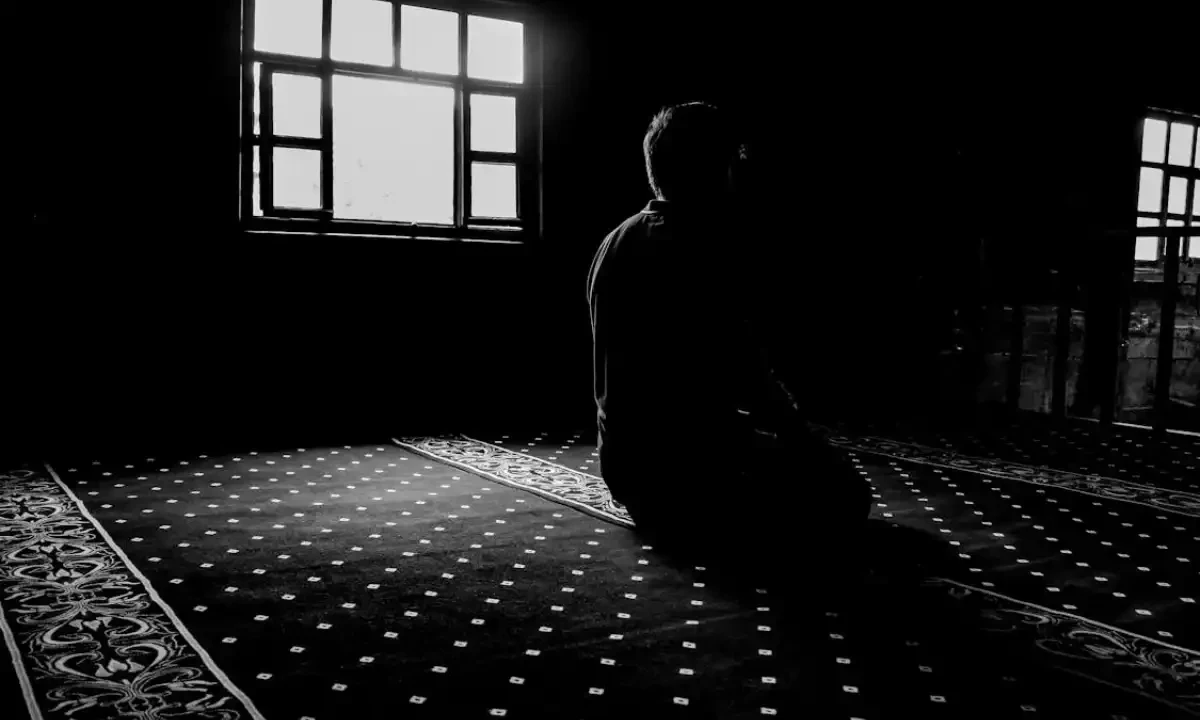 منشیات کا کام بھی کروں گا اور نماز بھی پڑھوں گا کیونکہ پہلا سوال نماز کے بارے میں ہوگا