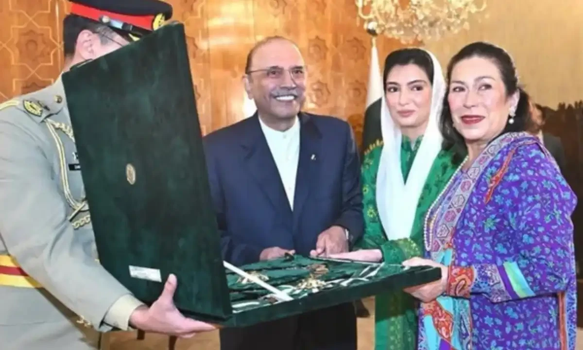 شہیدذوالفقاربھٹو کوبعداز وفات اعلیٰ ترین سول اعزاز نشان پاکستان عطا، بیٹی صنم بھٹو نے وصول کیا