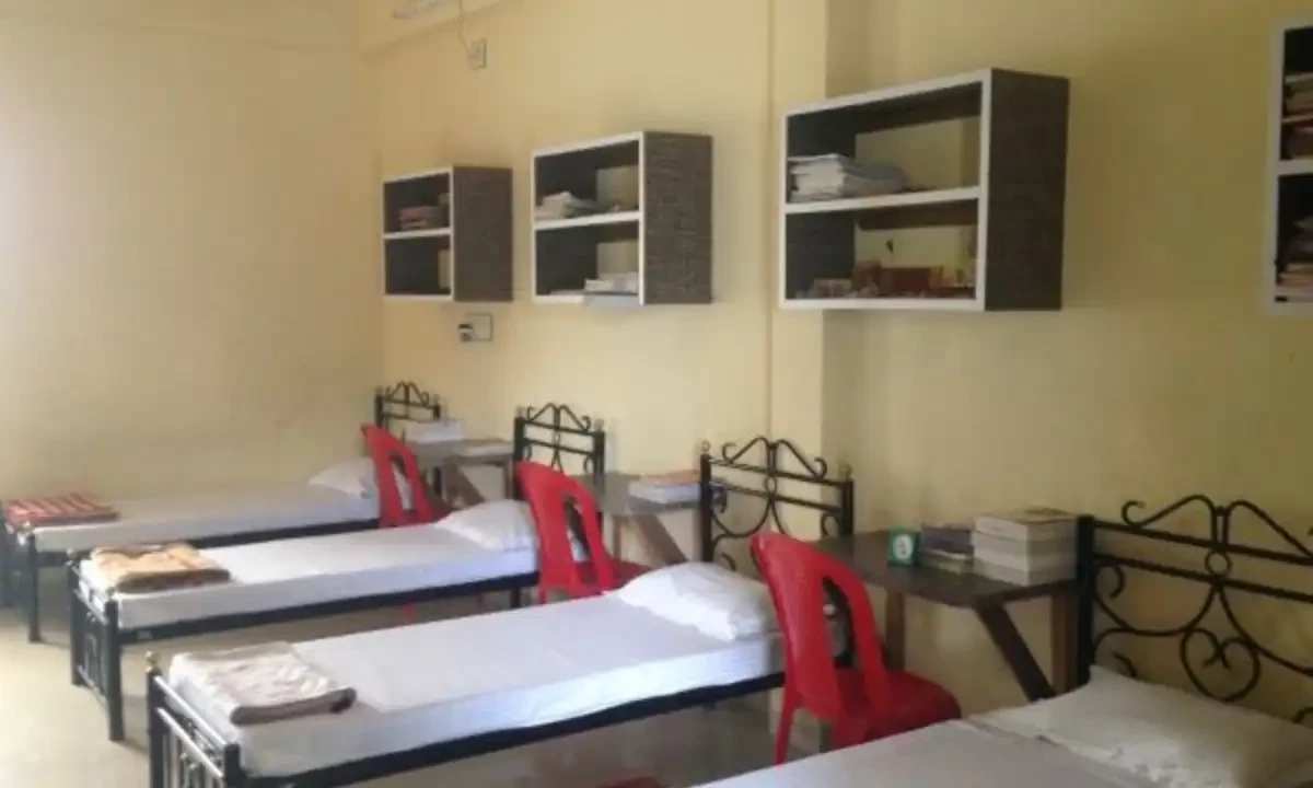 بچوں کو ہاسٹل بھیجنے والے والدین کے لئے پیغام