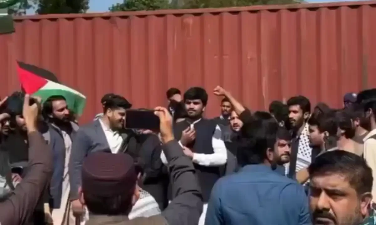 اسلام آباد میں ریڈزون کو کنٹینرز لگا کر سیل کر دیا گیا، جماعت اسلامی کے مارچ کا مقام تبدیل