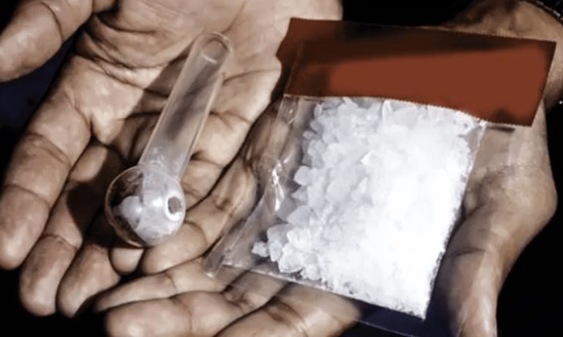 پشاور: آئس کے نشے نے نوجوان نسل کو جکڑ لیا، پولیس کی کارروائیاں بےاثر ثابت