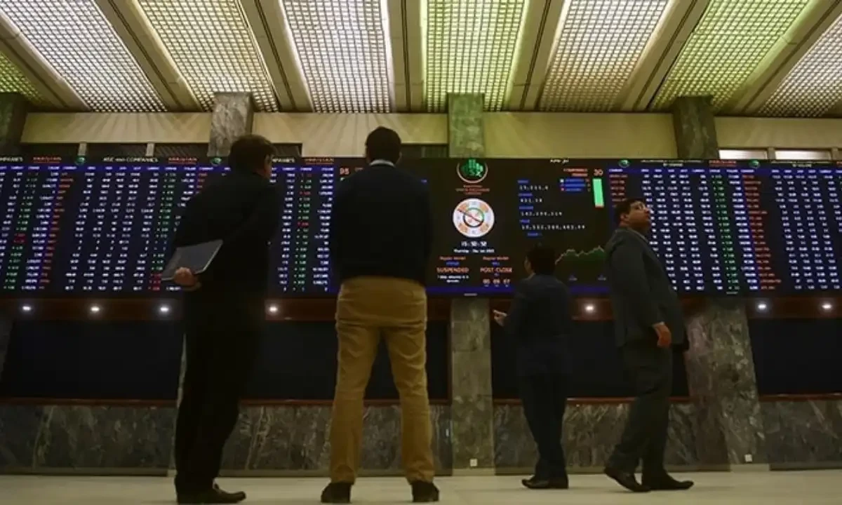 Brokers monitor an index board showing latest share prices at the Pakistan Stock Exchange in Karachi on January 26, 2023. — AFP Brokers monitor an index board showing latest share prices at the Pakistan Stock Exchange in Karachi on January 26, 2023. — AFP