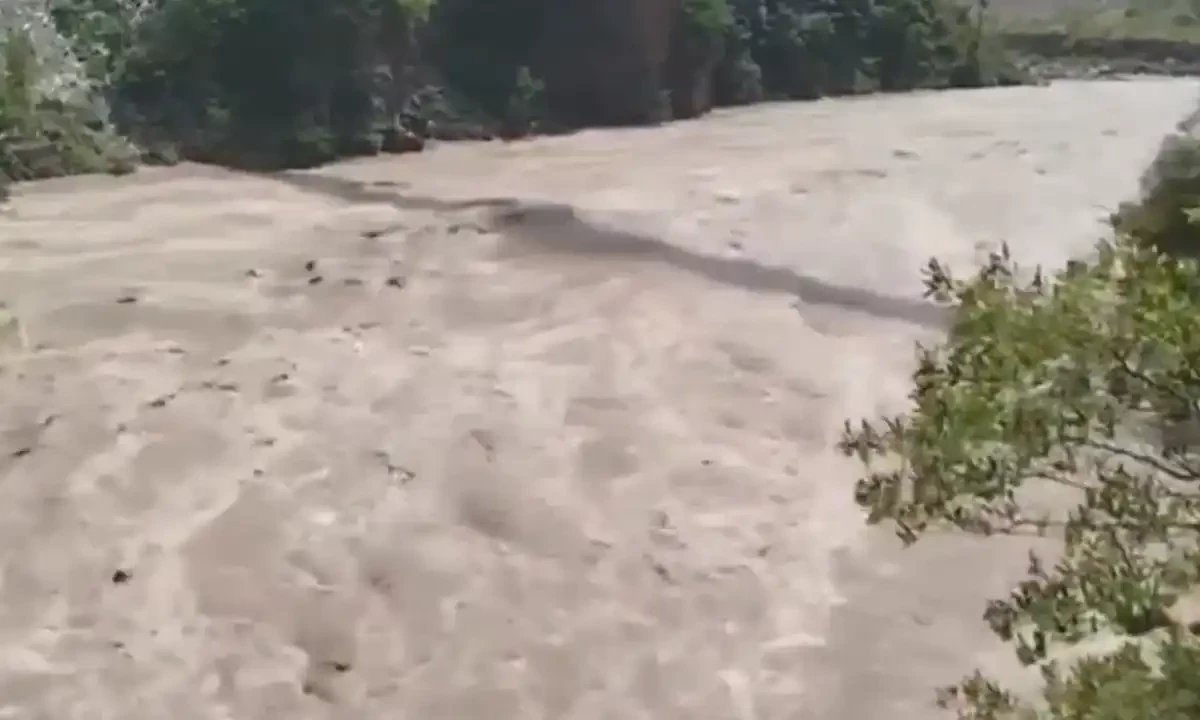 آبی دہشتگردی کا آغاز، بھارت نے بغیر اطلاع دریائے جہلم میں پانی چھوڑ دیا