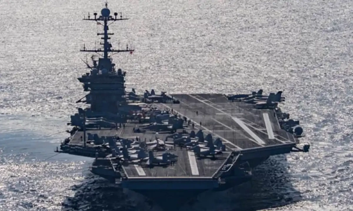 کروڑوں ڈالر کا امریکی فائٹر جیٹ طیارہ بردار جہاز سے سمندر میں جاگرا