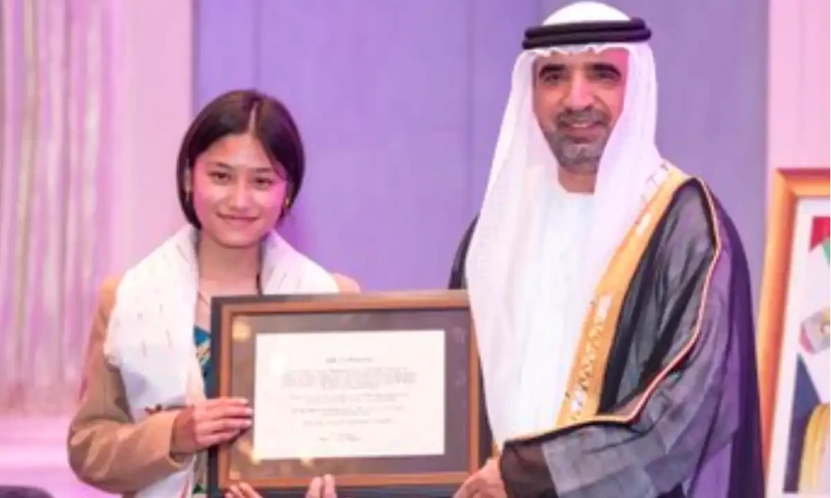 دنیا کی سب سے خوبصورت &rsquo;ہینڈ رائٹنگ&lsquo; والی لڑکی کون؟