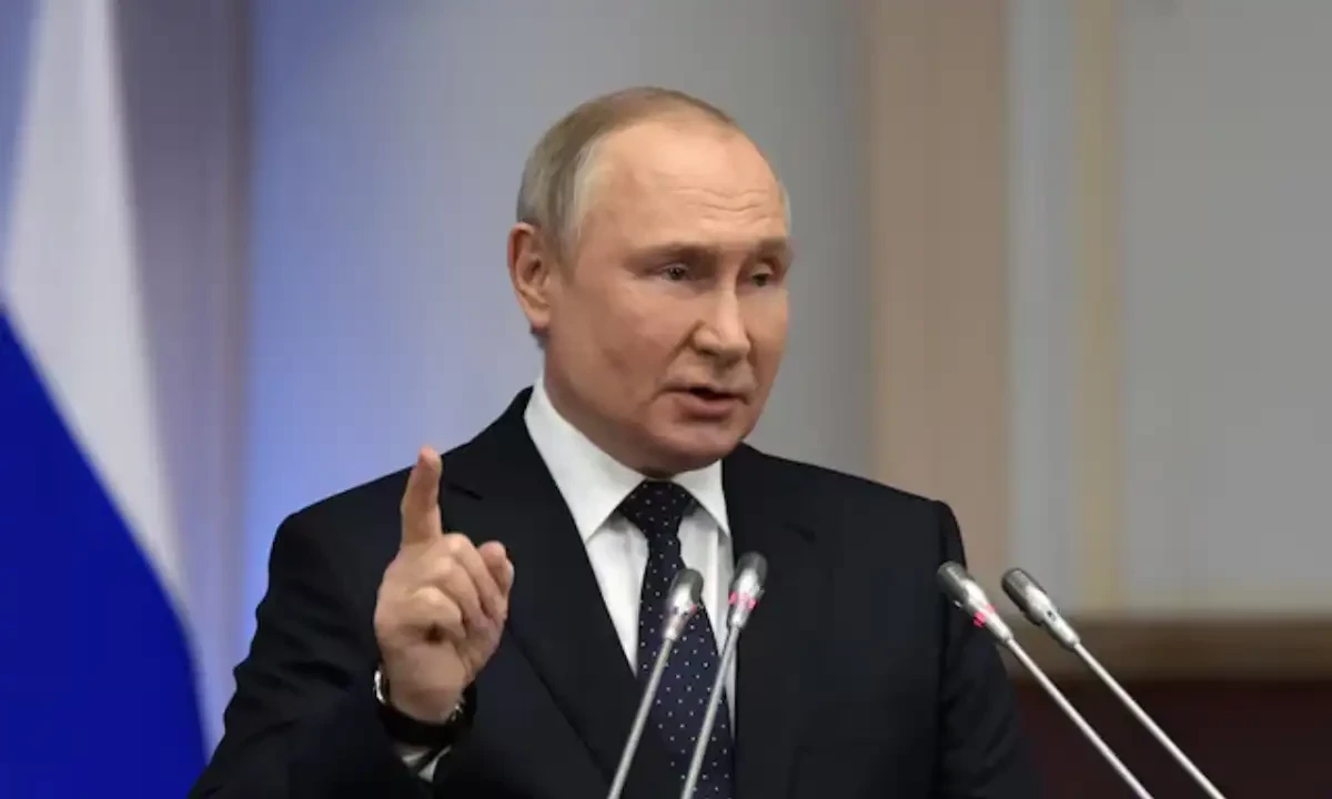 Russian President Vladimir Putin delivers a speech during a meeting of the Council of Legislators at the Federal Assembly in Saint Petersburg, Russia April 27, 2022. Sputnik/Alexei Danichev/Kremlin via REUTERS Russian President Vladimir Putin delivers a speech during a meeting of the Council of Legislators at the Federal Assembly in Saint Petersburg, Russia April 27, 2022. Sputnik/Alexei Danichev/Kremlin via REUTERS
