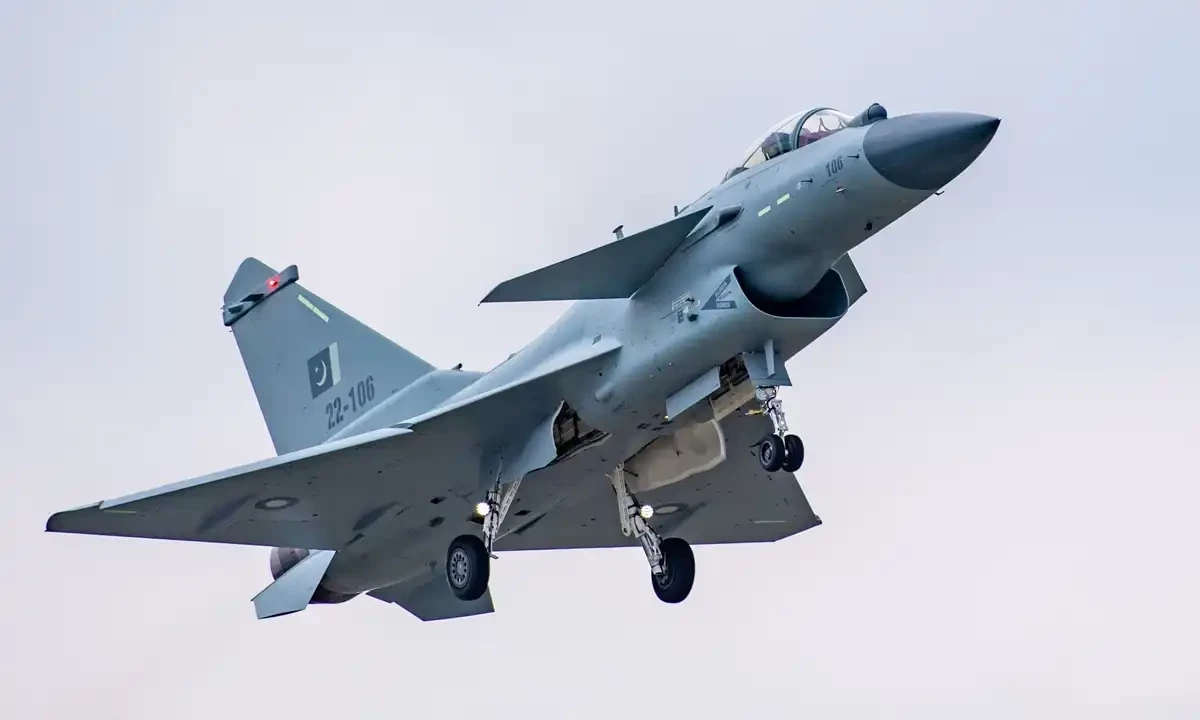 J-10C  لڑاکا طیارہ