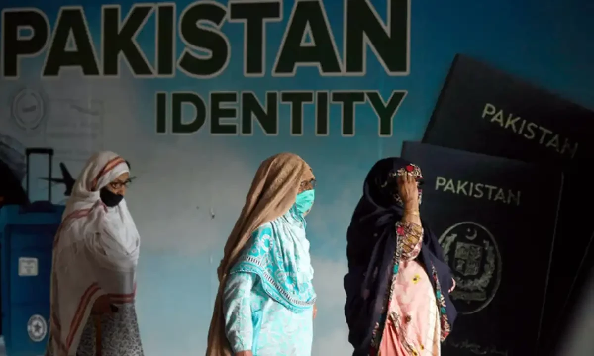 Residents wearing facemasks arrive at the National Database and Registration Authority (NADRA) office for new registrations and biometric verification in Rawalpindi on May 4, 2020. Photo via AFP Residents wearing facemasks arrive at the National Database and Registration Authority (NADRA) office for new registrations and biometric verification in Rawalpindi on May 4, 2020. Photo via AFP