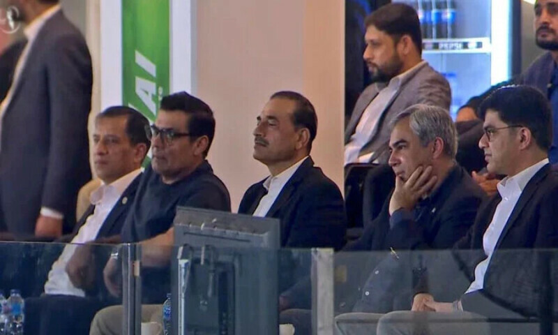 آرمی چیف پی ایس ایل کا میچ دیکھنے راولپنڈی اسٹیڈیم پہنچ گئے (اسکرین گریب تصویر) آرمی چیف پی ایس ایل کا میچ دیکھنے راولپنڈی اسٹیڈیم پہنچ گئے (اسکرین گریب تصویر)