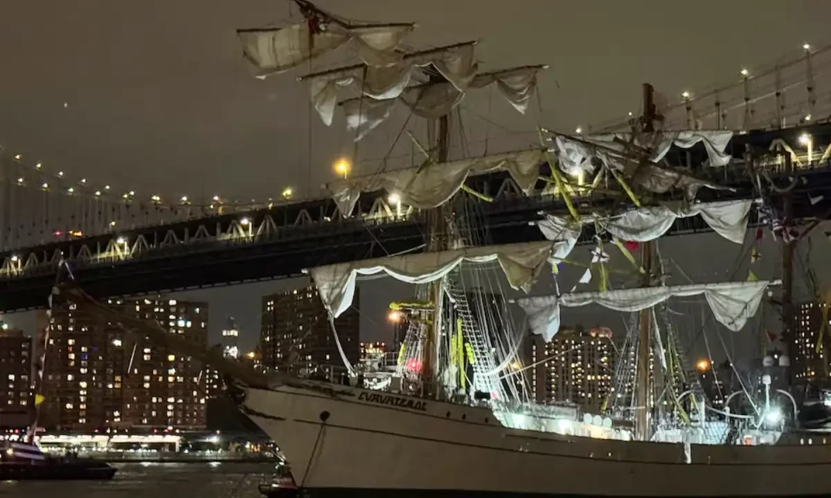 A Mexican Navy training ship is seen in front of the Manhattan Bridge, after it was damaged having run into into the Brooklyn Bridge in New York City, U.S., May 17, 2025. REUTERS A Mexican Navy training ship is seen in front of the Manhattan Bridge, after it was damaged having run into into the Brooklyn Bridge in New York City, U.S., May 17, 2025. REUTERS