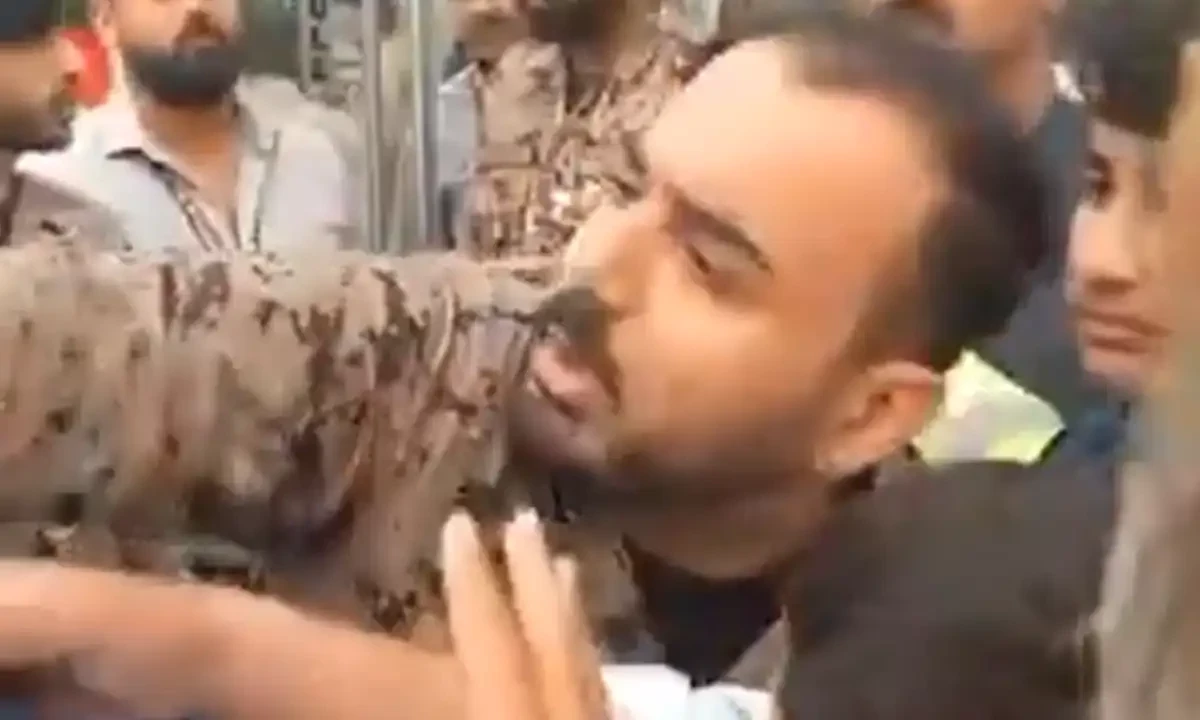 اسلام آباد ایئرپورٹ پر اے ایس ایف اہلکار کا بیٹیوں کے سامنے مسافر پر مبینہ تشدد