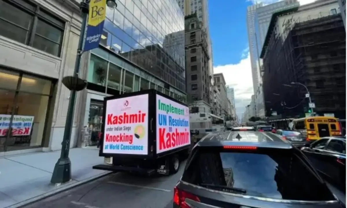 A prominent Kashmir advocacy group rented digital advertising trucks in Washington to pay tribute to President Donald Triumph’s statesmanship in defusing tension between nuclear-armed India and Pakistan. APP A prominent Kashmir advocacy group rented digital advertising trucks in Washington to pay tribute to President Donald Triumph’s statesmanship in defusing tension between nuclear-armed India and Pakistan. APP