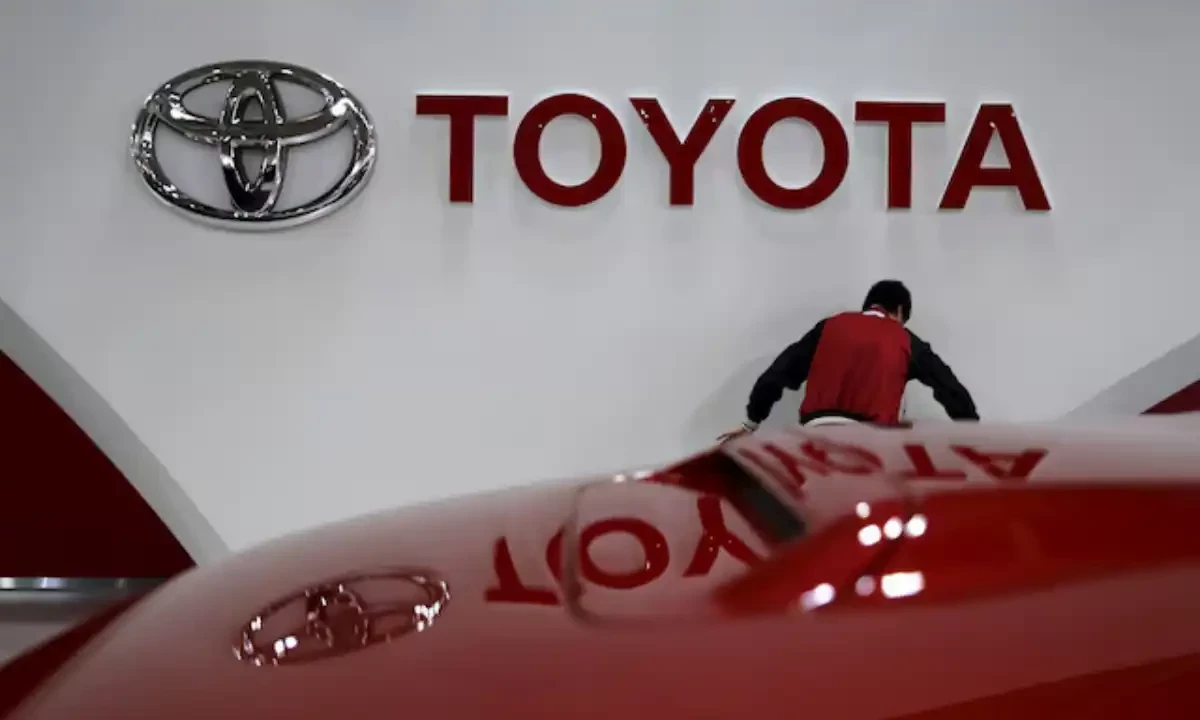 An employee works under a Toyota Motor Corp logo at the company’s showroom in Tokyo, Japan February 5, 2016. Toyota Motor Corp raised on Friday its full-year sales forecast for North America due to strong demand in the United States, while posting a lower-than-expected operating profit for the third quarter due to an increase in expenses. Reuters An employee works under a Toyota Motor Corp logo at the company’s showroom in Tokyo, Japan February 5, 2016. Toyota Motor Corp raised on Friday its full-year sales forecast for North America due to strong demand in the United States, while posting a lower-than-expected operating profit for the third quarter due to an increase in expenses. Reuters