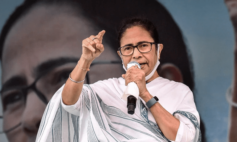 پہلے چائے والا، پھر چوکیدار، اب سندور بیچ رہا ہے، مودی پر ممتا بینرجی کا طنز