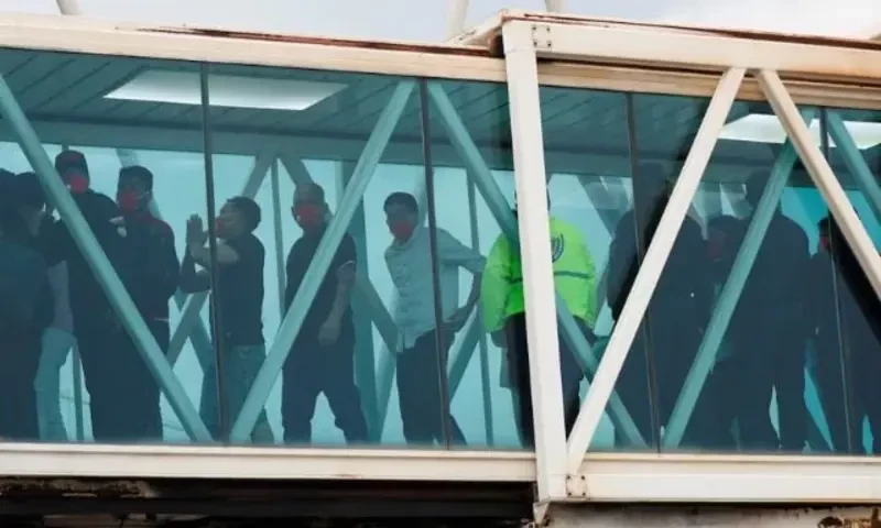 Venezuelan migrants arrive after being deported from the United States, at Simon Bolivar International Airport, in Maiquetia, Venezuela April 23, 2025. Photo:REUTERS Venezuelan migrants arrive after being deported from the United States, at Simon Bolivar International Airport, in Maiquetia, Venezuela April 23, 2025. Photo:REUTERS