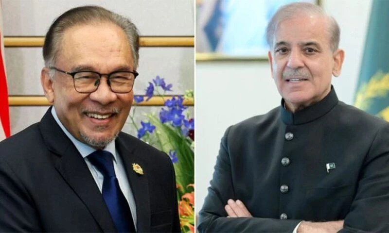 PM Shehbaz (right) and Malaysian PM (left). APP PM Shehbaz (right) and Malaysian PM (left). APP
