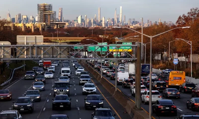 Automobiles drive in traffic on traditionally the busiest travel day, the day before the U.S. holiday of Thanksgiving, along the Long Island Expressway in the Queens borough of New York City, U.S., November 27, 2024. REUTERS Automobiles drive in traffic on traditionally the busiest travel day, the day before the U.S. holiday of Thanksgiving, along the Long Island Expressway in the Queens borough of New York City, U.S., November 27, 2024. REUTERS