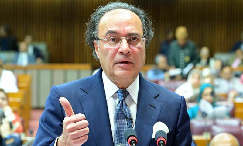 ٹیکس میں کمی: حکومت سولر پینلز ازخود مہنگے کرنے والوں کیخلاف کارروائی کرے گی، وزیر خزانہ