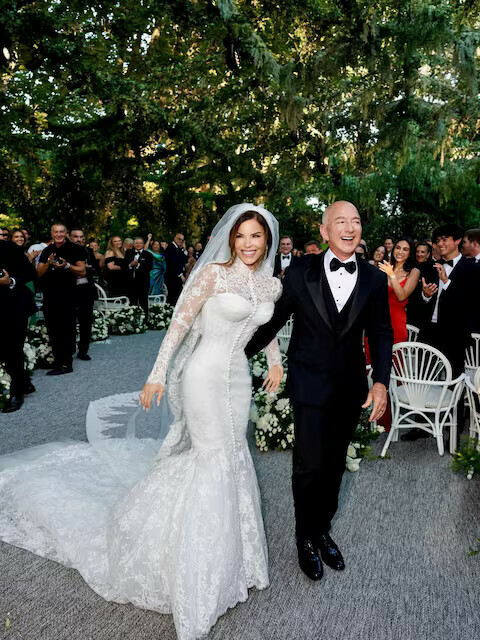 Amazon Founder Jeff Bezos and Lauren Sanchez Bezos react on the day of their wedding in Venice, Italy. – Reuters Amazon Founder Jeff Bezos and Lauren Sanchez Bezos react on the day of their wedding in Venice, Italy. – Reuters