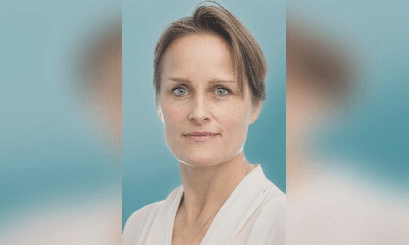 برطانوی خفیہ ایجنسی کی خاتون سربراہ کو اپنے ’دادا‘ سے دور رہنے کی ہدایت