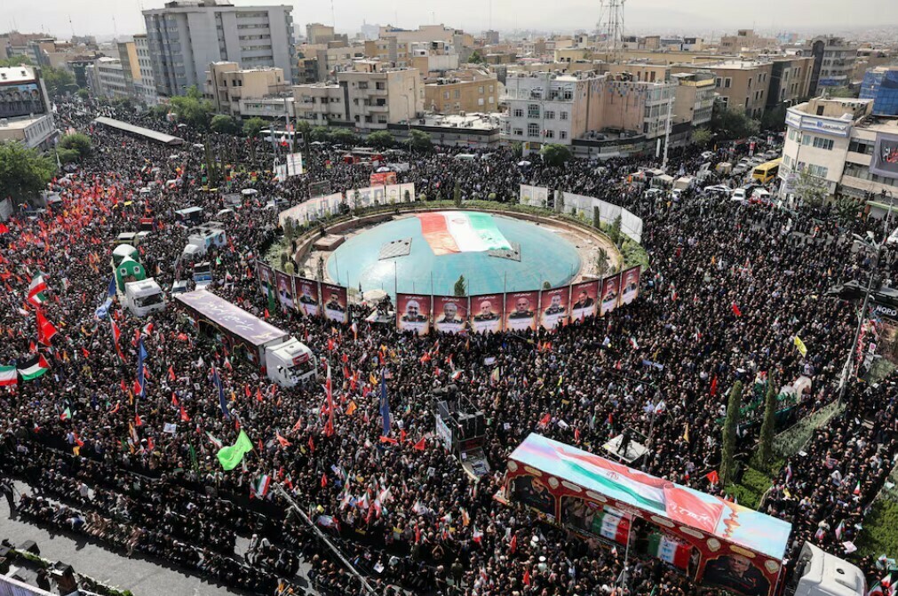 People attend the funeral procession of Iranian military commanders, nuclear scientists and others killed in Israeli strikes, in Tehran, Iran, June 28, 2025. Majid Asgaripour/WANA (West Asia News Agency) via REUTERS