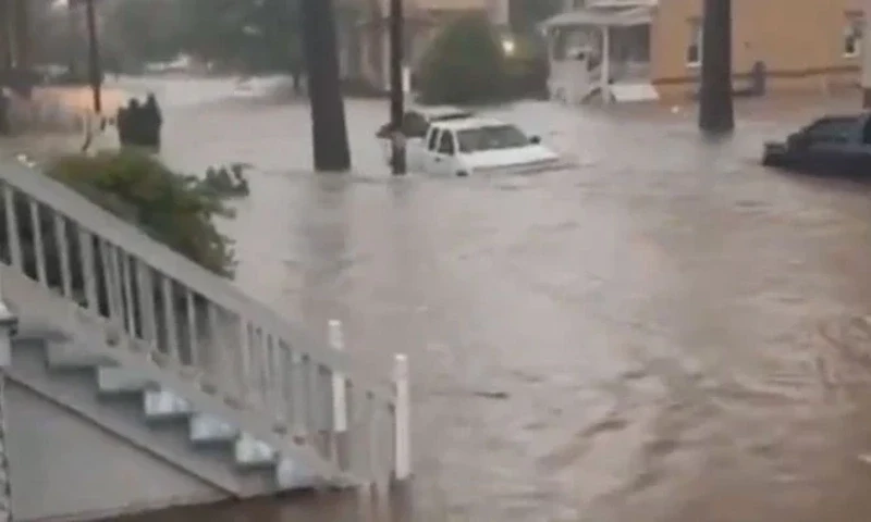 The image shows an area in Plainfield, New Jersey, USA submerged in rainwater on July 15, 2025. — X@Top_Disaster/Screenshot The image shows an area in Plainfield, New Jersey, USA submerged in rainwater on July 15, 2025. — X@Top_Disaster/Screenshot