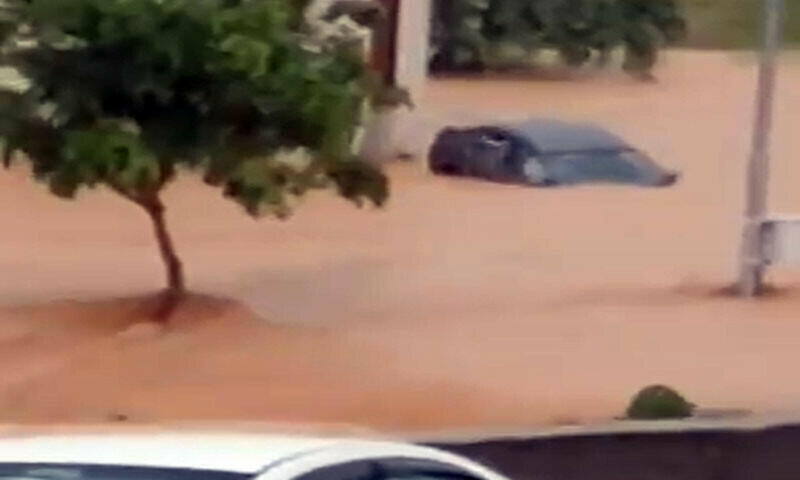 راولپنڈی: تیز بہاؤ کے باوجود نالے سے گزرنے کی کوشش ناکام، باپ بیٹی گاڑی سمیت بہہ گئے