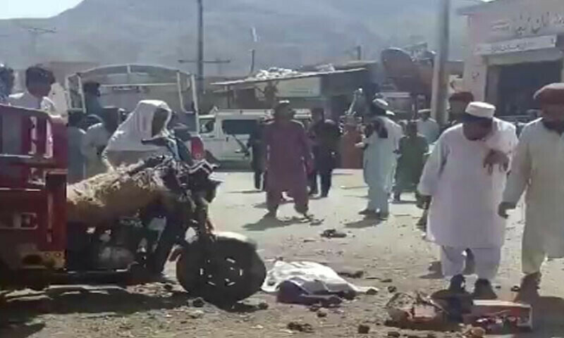 جنوبی وزیرستان: وانا بازار میں پولیس گاڑی کے قریب دھماکہ، 3 جاں بحق، 14 زخمی