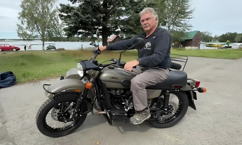 پیوٹن کا امریکی شہری کو موٹرسائیکل کا تحفہ — پس منظر کیا ہے؟