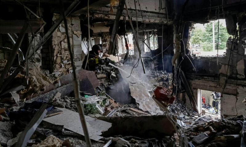 زیلنسکی، ٹرمپ ملاقات سے پہلے روس کا یوکرین پر بڑا حملہ، 10 افراد ہلاک