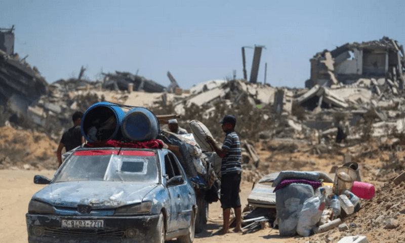 Displaced Palestinians fleeing northern Gaza load their belongings onto a car before heading south as the Israeli military prepares to relocate residents to the southern part of the enclave, in Gaza City, August 18, 2025. © Mahmoud Issa, Reuters Displaced Palestinians fleeing northern Gaza load their belongings onto a car before heading south as the Israeli military prepares to relocate residents to the southern part of the enclave, in Gaza City, August 18, 2025. © Mahmoud Issa, Reuters