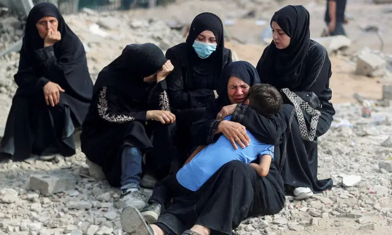 Mourners react during the funeral of Palestinians killed in Israeli fire, according to medics, at Al-Shifa hospital, in Gaza City, August 28, 2025. REUTERS Mourners react during the funeral of Palestinians killed in Israeli fire, according to medics, at Al-Shifa hospital, in Gaza City, August 28, 2025. REUTERS