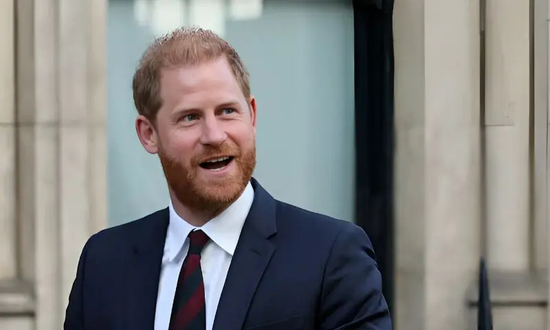 شہزادہ ہیری کا متوقع دورہ برطانیہ، کیا والد کنگ چارلس سے ملاقات ہوگی؟