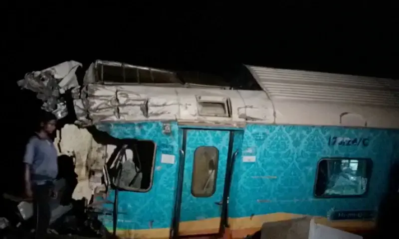 In picture shows train collision in Indonesia. Photo via Reuters In picture shows train collision in Indonesia. Photo via Reuters