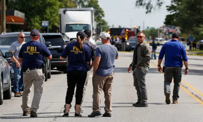 FBI agents, police officers and first responders work at the scene after a US Immigration and Customs Enforcement agent shot and killed a man in Franklin Park village, northwest of Chicago, in Cook County, Illinois. – Reuters FBI agents, police officers and first responders work at the scene after a US Immigration and Customs Enforcement agent shot and killed a man in Franklin Park village, northwest of Chicago, in Cook County, Illinois. – Reuters