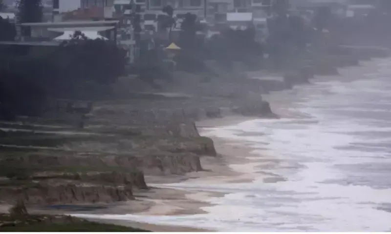 Rising oceans caused by climate change will threaten 1.5 million Australians by 2050, a landmark report warned on September 15, 2025 ahead of Australia releasing its emission targets this week © David GRAY / AFP Rising oceans caused by climate change will threaten 1.5 million Australians by 2050, a landmark report warned on September 15, 2025 ahead of Australia releasing its emission targets this week © David GRAY / AFP