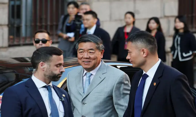Chinese Vice Premier He Lifeng is escorted by security personnel to Santa Cruz Palace, on the day of US-China talks on trade, economic and national security issues, in Madrid, Spain, on Monday. – Reuters Chinese Vice Premier He Lifeng is escorted by security personnel to Santa Cruz Palace, on the day of US-China talks on trade, economic and national security issues, in Madrid, Spain, on Monday. – Reuters