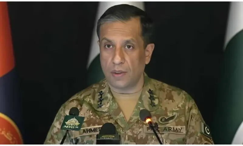 ڈائریکٹرجنرل (آئی ایس پی آر) لیفٹیننٹ جنرل احمد شریف (فائل فوٹو) ڈائریکٹرجنرل (آئی ایس پی آر) لیفٹیننٹ جنرل احمد شریف (فائل فوٹو)
