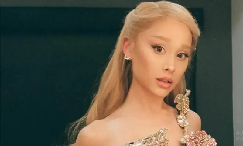 Photo via Instagram @Arianagrande Photo via Instagram @Arianagrande