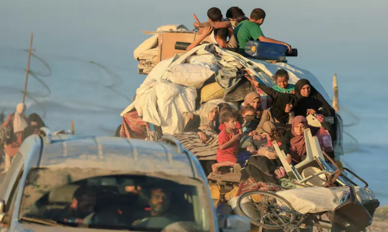 Displaced Palestinians, fleeing northern Gaza due to an Israeli military operation, move southwards. – Reuters Displaced Palestinians, fleeing northern Gaza due to an Israeli military operation, move southwards. – Reuters