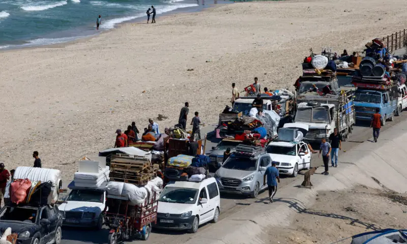 Displaced Palestinians, fleeing northern Gaza due to an Israeli military operation, move southward after Israeli forces ordered residents of Gaza City to evacuate to the south, in the central Gaza Strip, September 23, 2025. REUTERS Displaced Palestinians, fleeing northern Gaza due to an Israeli military operation, move southward after Israeli forces ordered residents of Gaza City to evacuate to the south, in the central Gaza Strip, September 23, 2025. REUTERS